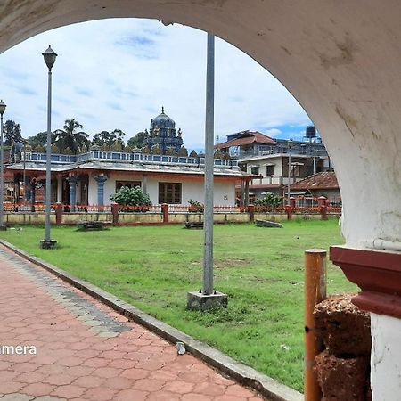 Varam Homestay Мадикери Экстерьер фото