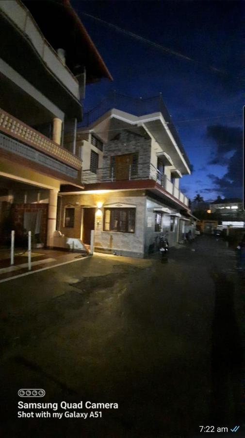 Varam Homestay Мадикери Экстерьер фото