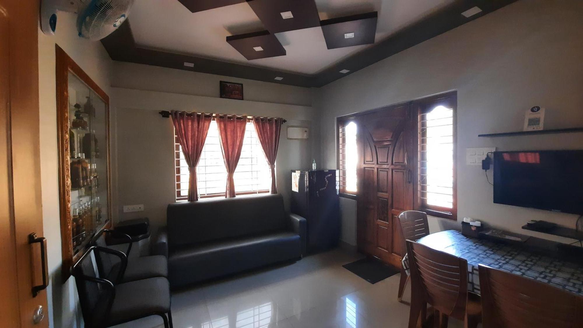 Varam Homestay Мадикери Экстерьер фото